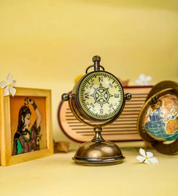 Antiqula_Epoch_3.1_Vintage_Brass_Spherical_Desk_Clock
